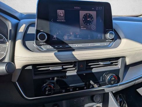 Used 2024 Nissan Rogue SV image 14