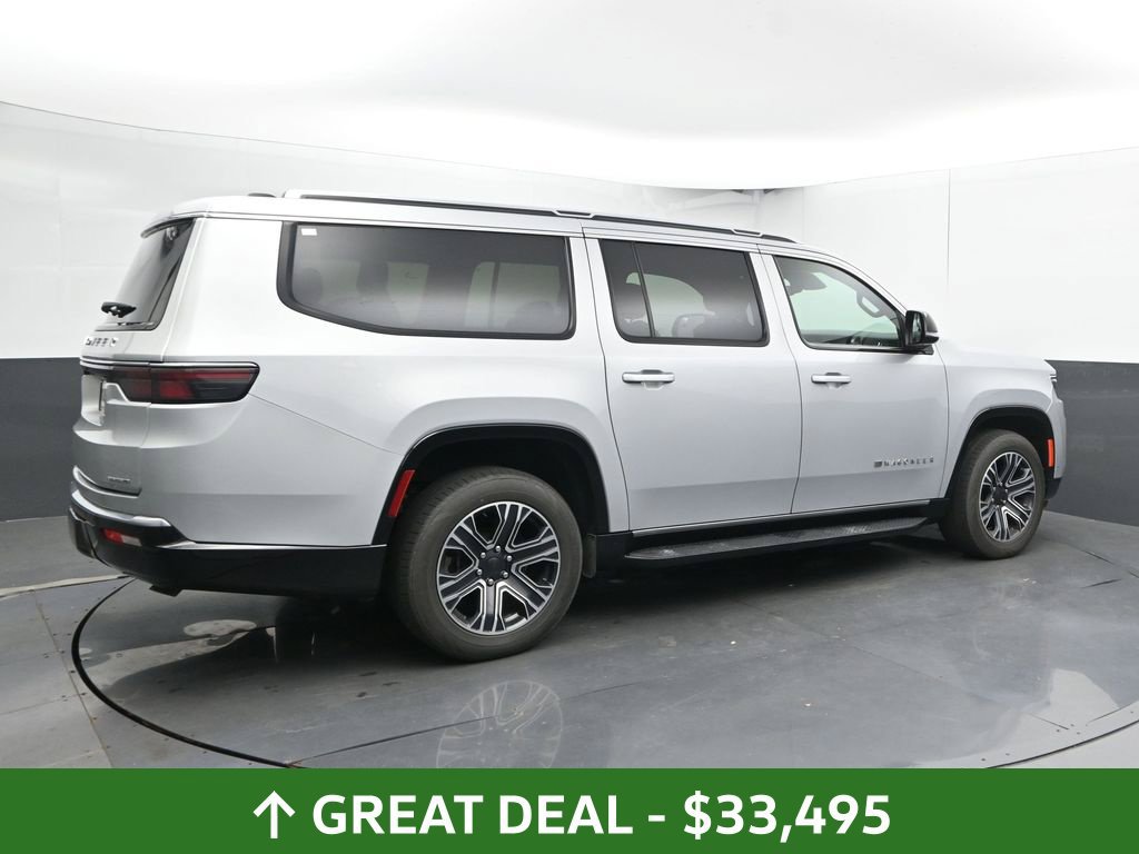 Used 2024 Jeep Wagoneer L Series II w/ Flexible Seating Group AWD/4WD image 4