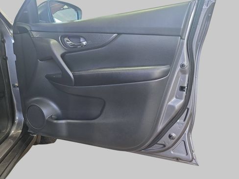 Used 2016 Nissan Rogue SL AWD/4WD image 12