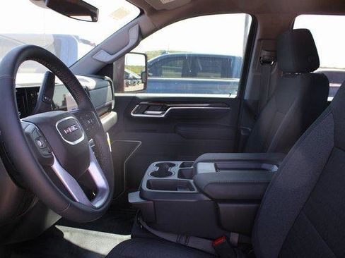 New 2025 GMC Sierra 2500 SLE w/ SLE Convenience Package image 10