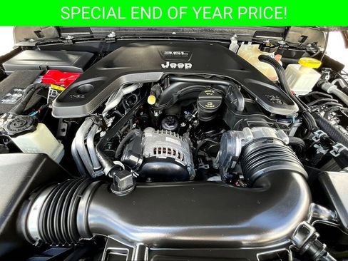 Used 2020 Jeep Gladiator Overland w/ LED Lighting Group image 29