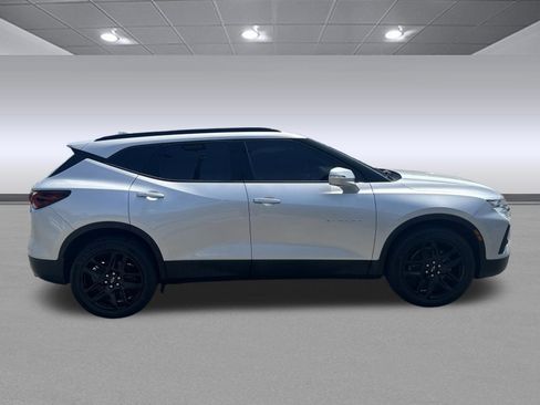Used 2020 Chevrolet Blazer LT w/ Sound & Technology Package AWD/4WD image 2