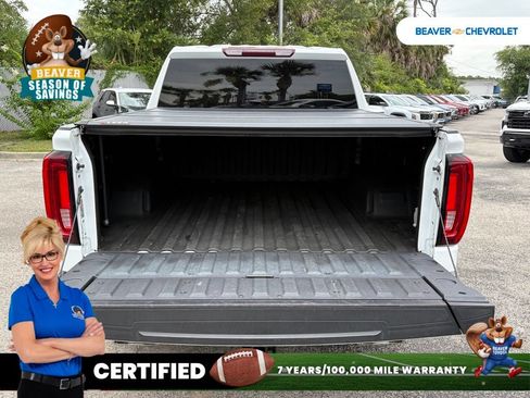 Used 2022 GMC Sierra 1500 SLT w/ X31 Off-Road Package AWD/4WD image 11