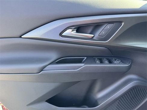 New 2026 Chevrolet Equinox EV LT image 13