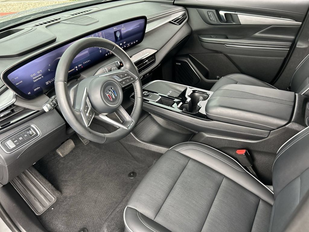 Used 2025 Buick Enclave Preferred w/ Power Package FWD image 10