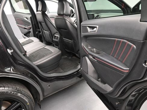 Used 2022 Ford Edge ST-Line AWD/4WD image 11