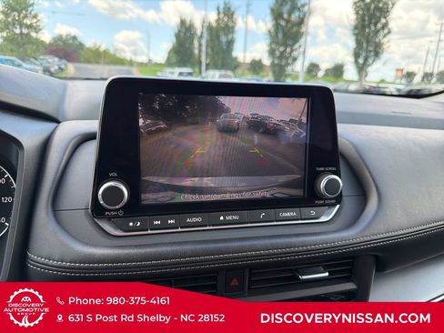 Certified 2025 Nissan Rogue SV FWD image 17