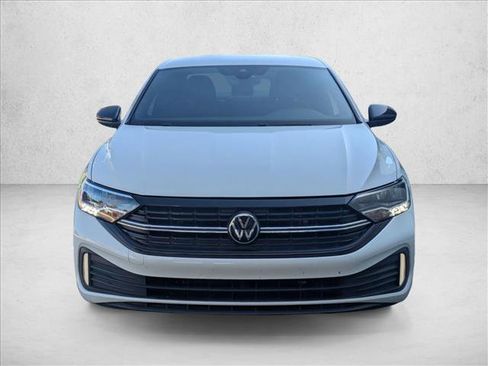 Used 2024 Volkswagen Jetta Sport image 2