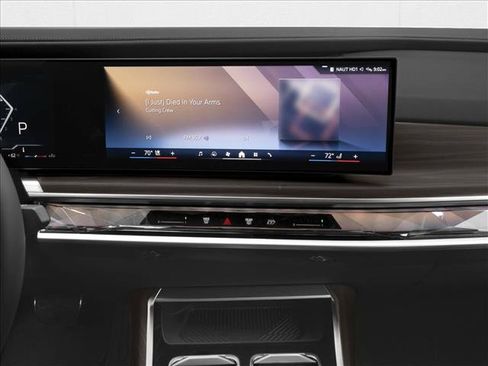 Used 2026 BMW 760i xDrive AWD/4WD image 7