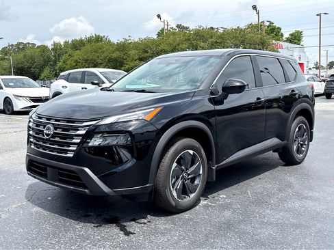 Used 2026 Nissan Rogue SV w/ Cold Weather Package FWD image 3