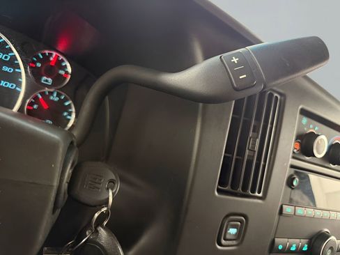 Used 2023 Chevrolet Express 3500 w/ Driver Convenience Package RWD image 19