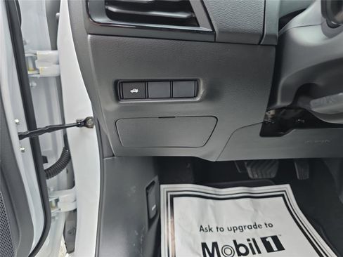 New 2026 Nissan Sentra SR w/ Floor Mat Package image 19