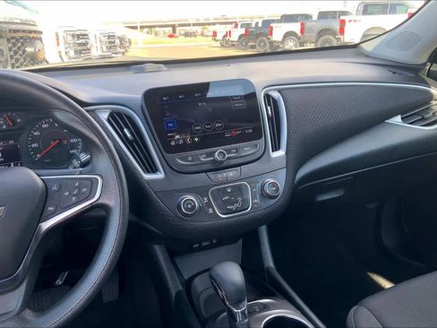 Used 2025 Chevrolet Malibu LS image 7