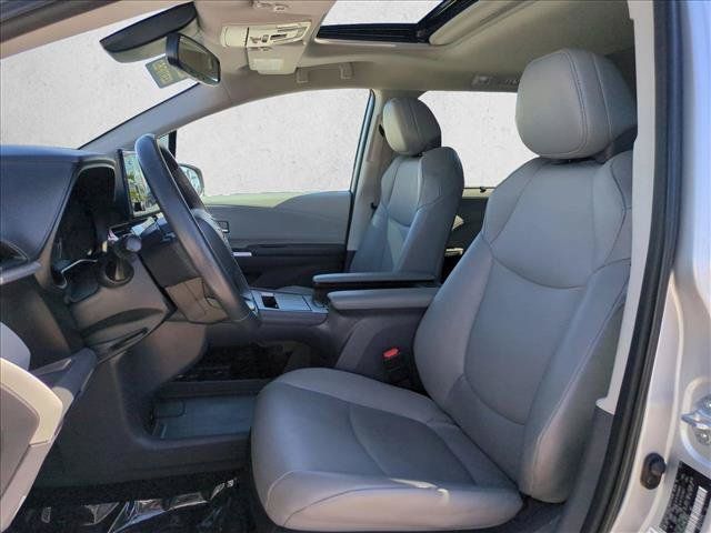 Certified 2023 Toyota Sienna XLE FWD image 16