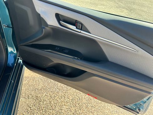 Used 2025 Toyota Camry SE image 21