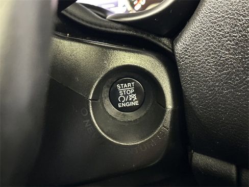 Used 2022 Jeep Renegade Latitude w/ Sun/Sound Group image 17