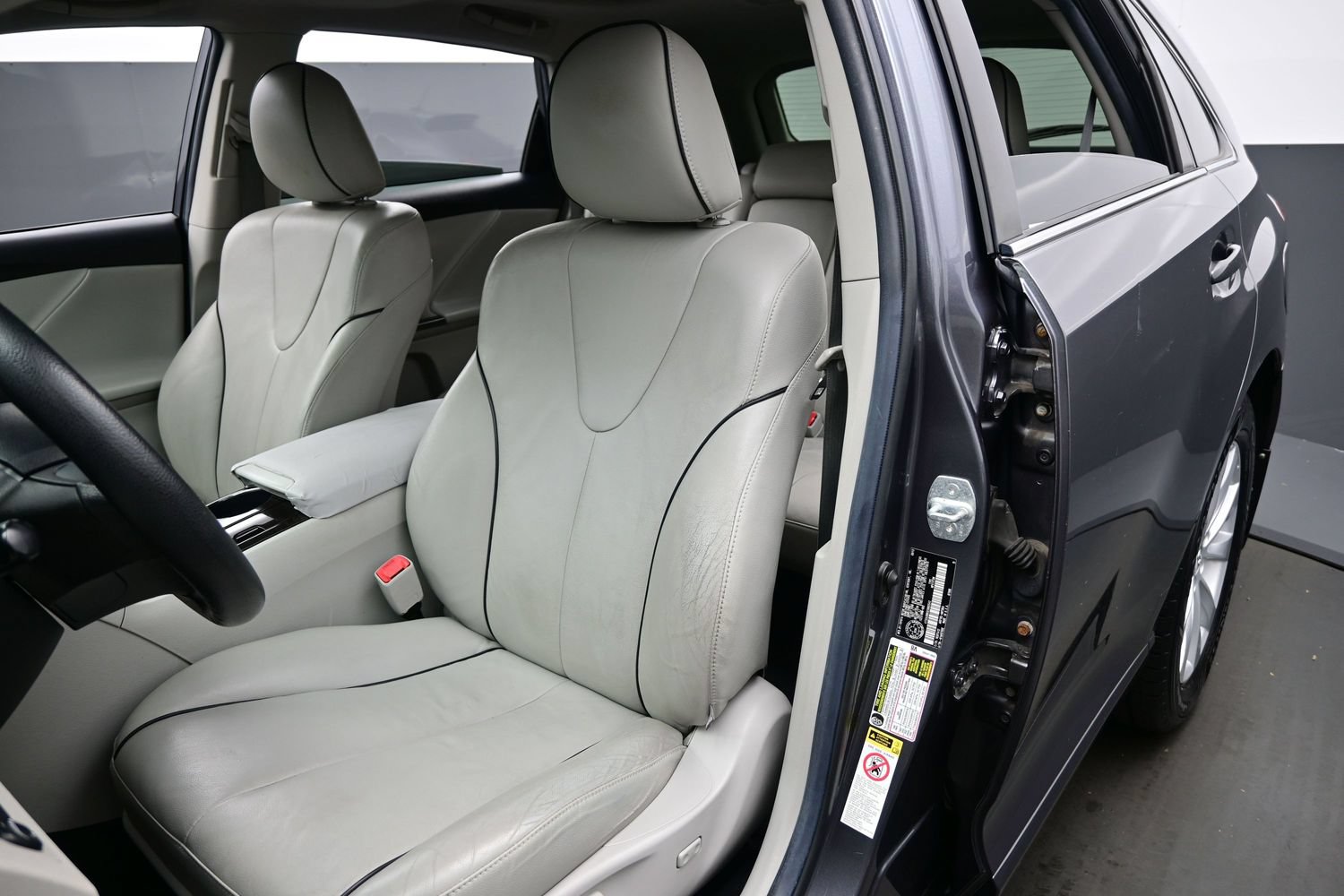 Used 2014 Toyota Venza XLE FWD image 11