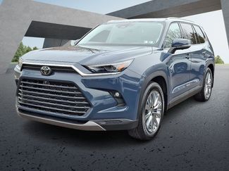 Used 2024 Toyota Grand Highlander Platinum video 3