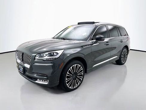 Used 2023 Lincoln Aviator Black Label w/ Dynamic Handling Package image 3