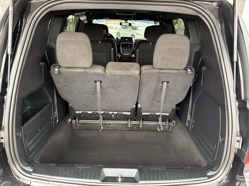 Used 2015 Dodge Grand Caravan SE FWD image 17