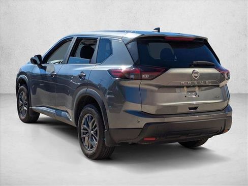 Used 2025 Nissan Rogue S image 8