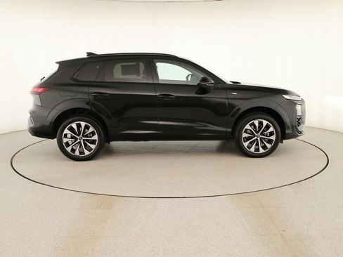 New 2026 Audi Q3 quattro 2.0T AWD/4WD image 8