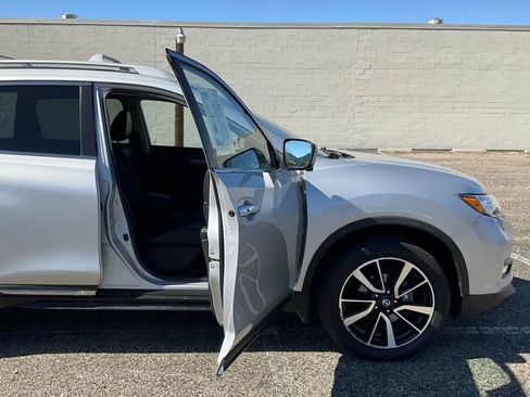 Used 2020 Nissan Rogue SL w/ Premium Package image 33