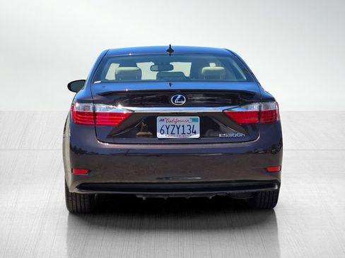 Used 2013 Lexus ES 300h w/ Luxury Pkg FWD image 6