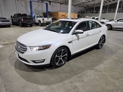 Used 2016 Ford Taurus SEL FWD image 2