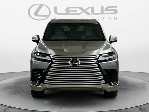 Used 2022 Lexus LX 600 4WD w/ Luxury Package image 8