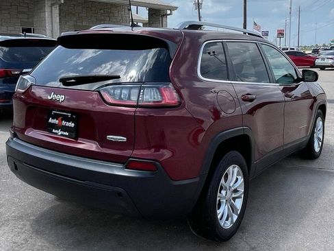 Used 2019 Jeep Cherokee Latitude w/ Popular Appearance Group FWD image 3
