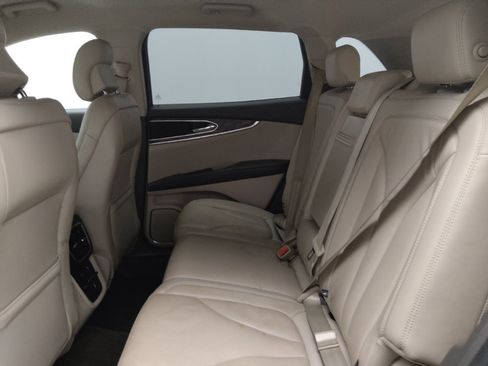 Used 2018 Lincoln MKX Select w/ Select Plus Package FWD image 18