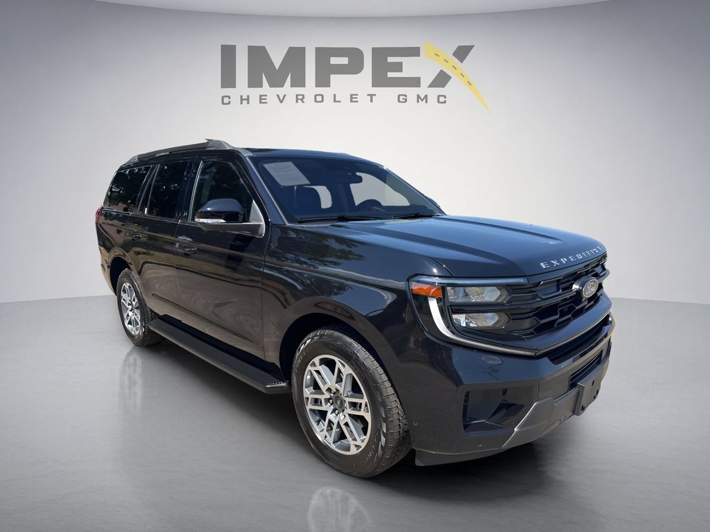 Used 2025 Ford Expedition Active AWD/4WD image 7