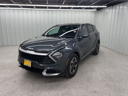 Used 2023 Kia Sportage LX image 3