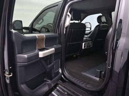 Used 2021 Ford F350 Lariat w/ Lariat Ultimate Package AWD/4WD image 13