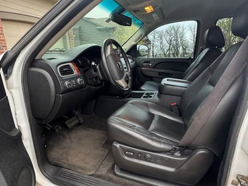 Used 2012 GMC Yukon SLT w/ SLT-2 Equipment Package AWD/4WD image 4