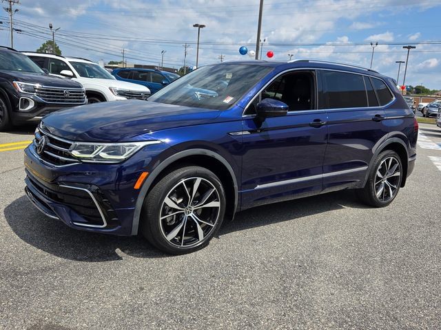 Used 2022 Volkswagen Tiguan SEL R-Line AWD/4WD image 3