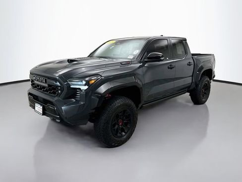 Used 2025 Toyota Tacoma TRD Pro AWD/4WD image 3