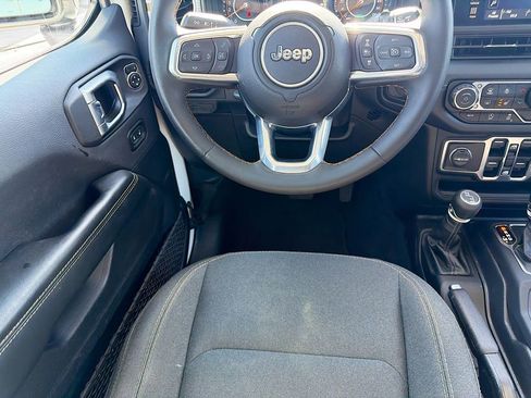 Used 2024 Jeep Wrangler Sahara image 17