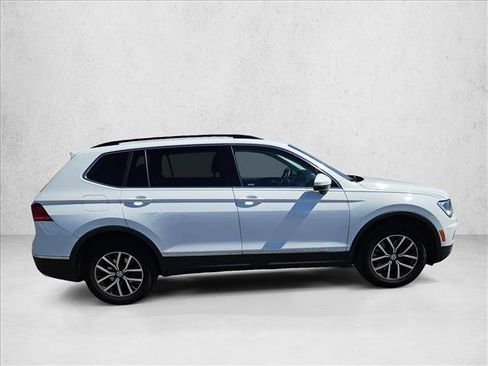 Used 2020 Volkswagen Tiguan SE w/ Panoramic Sunroof Package AWD/4WD image 4