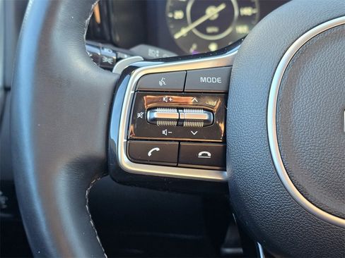 Used 2023 Kia Sorento SX Prestige image 18