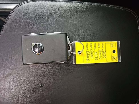 Used 2023 Volvo XC90 B5 Plus image 37