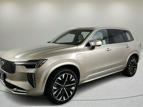 New 2026 Volvo XC90 T8 Plus w/ Protection Package Premier AWD/4WD image 8