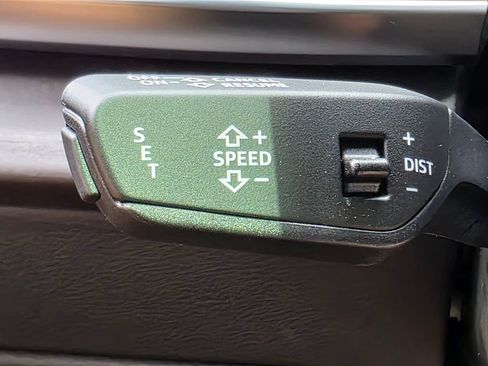 Used 2023 Audi Q8 Premium Plus image 50