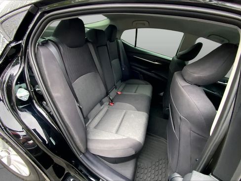 Used 2025 Toyota Camry LE AWD/4WD image 19