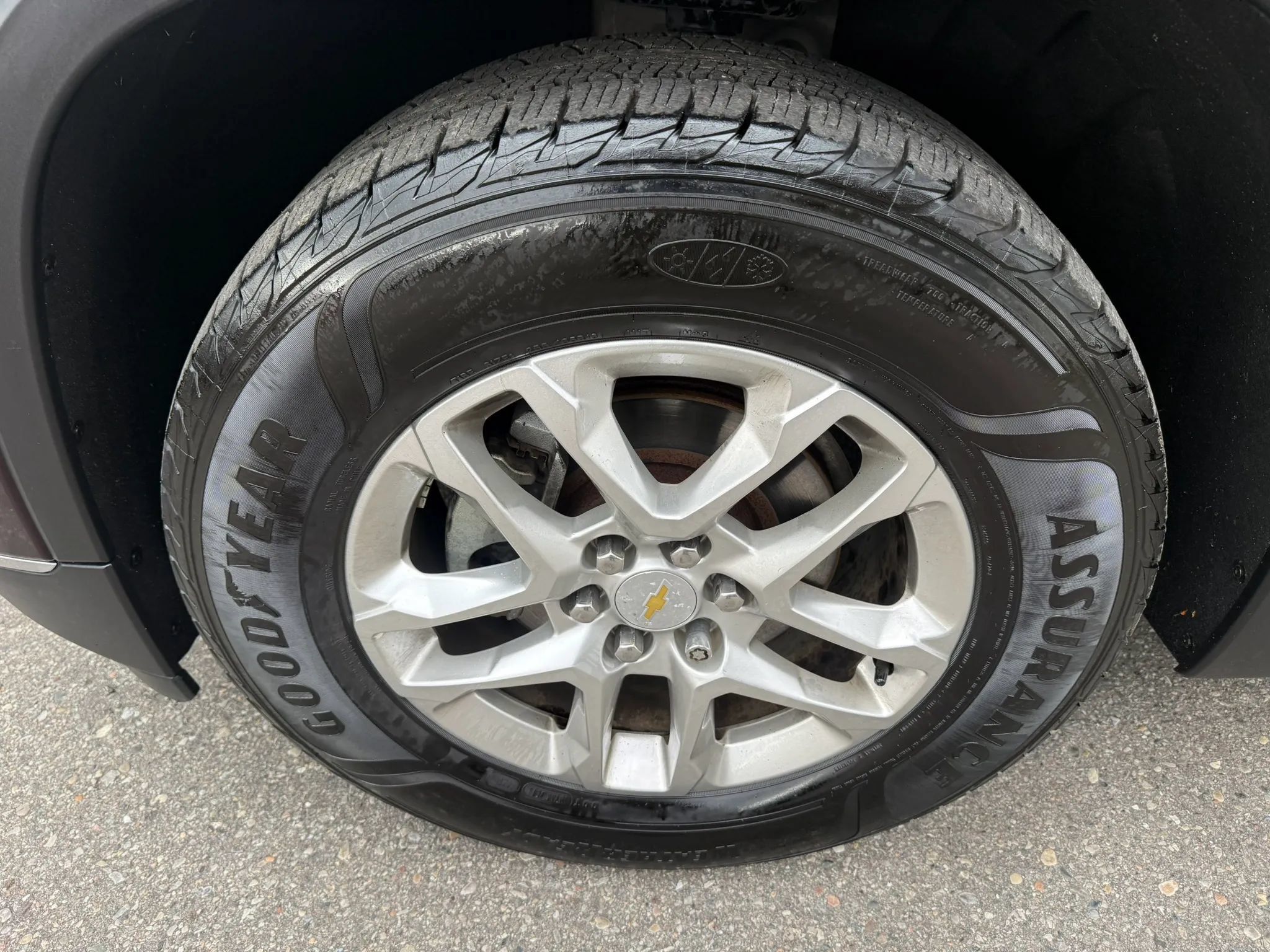 Used 2020 Chevrolet Traverse LT FWD image 9