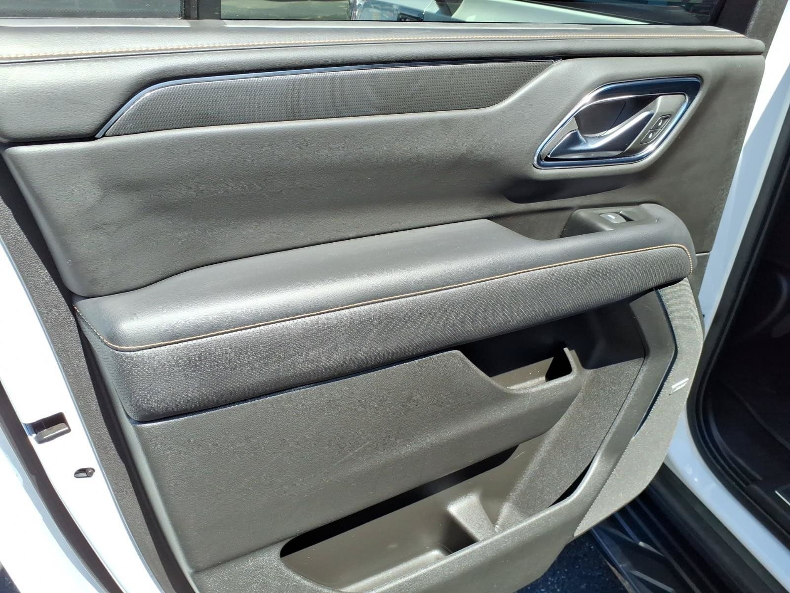 Used 2022 GMC Yukon XL AT4 AWD/4WD image 9