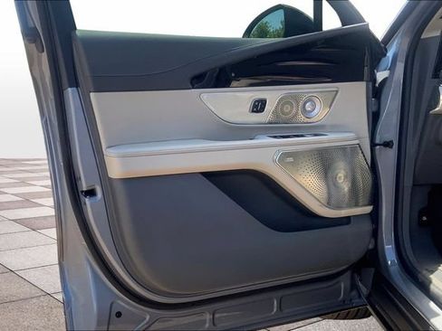 Used 2025 Lincoln Nautilus Reserve AWD/4WD image 26