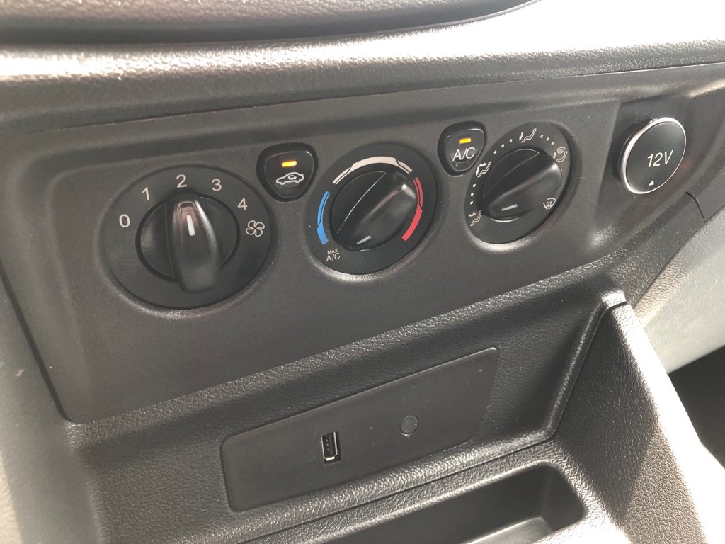 Used 2019 Ford Transit 150 XLT RWD image 31