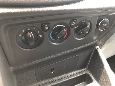Used 2019 Ford Transit 150 XLT RWD image 31